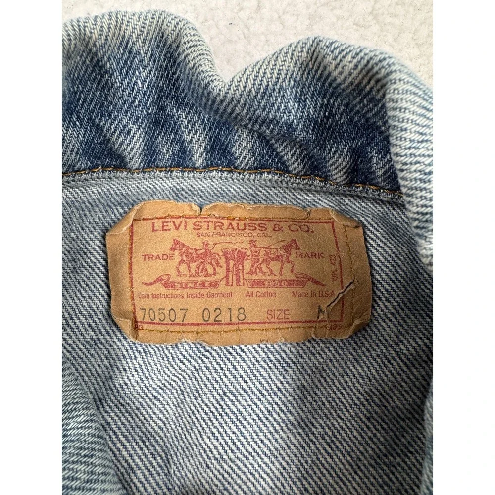 Vintage Levis Blue Denim Trucker Jacket Mens Medium 70507-0218 Made USA 80s